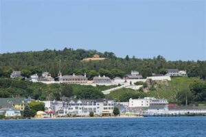 mackinac island tour packages